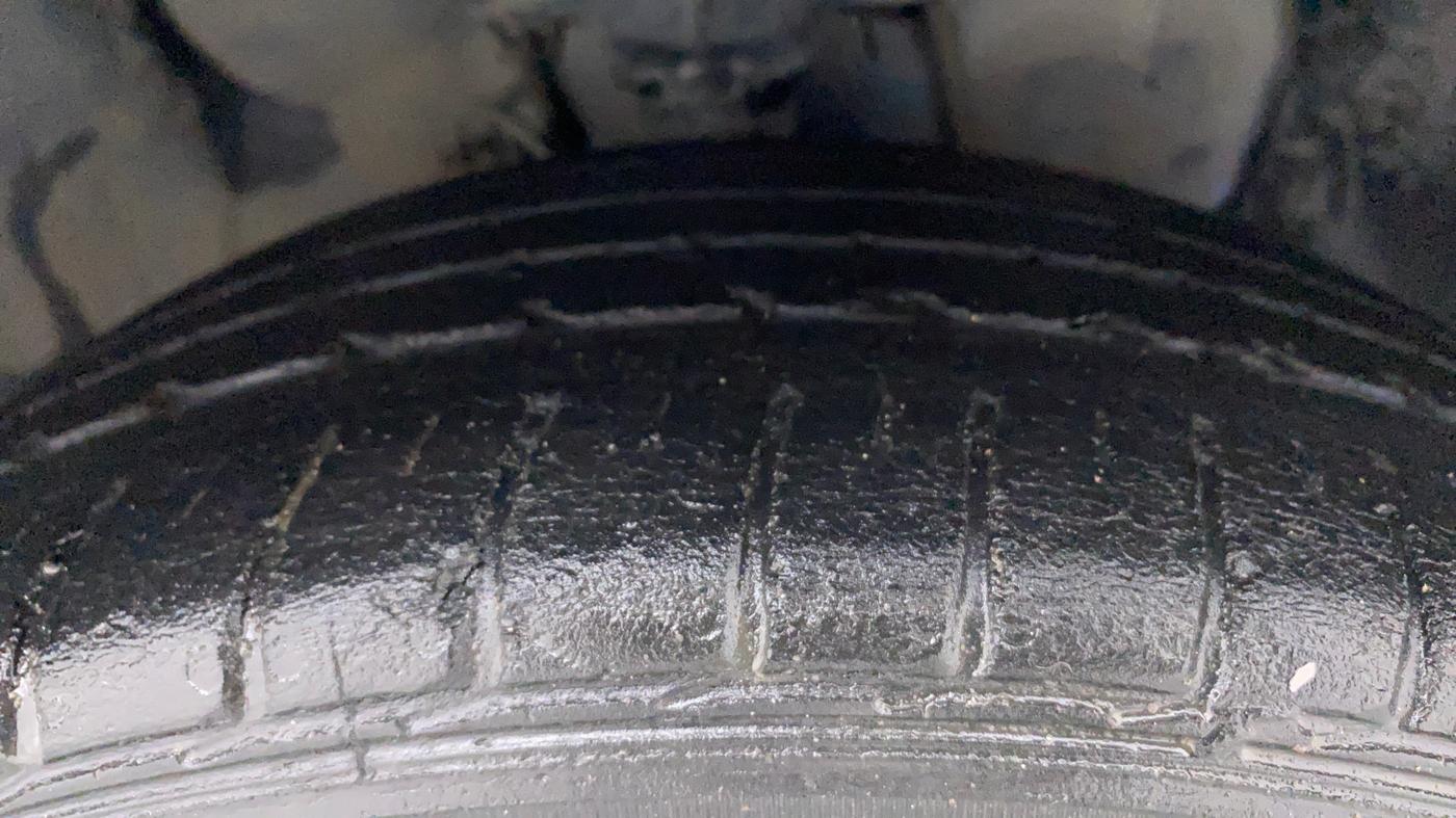2019 Hyundai Elite i20 ASTA (O) CVT, Petrol, Automatic, 45,276 km, Right Front Tyre Tread