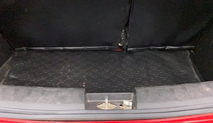 2015 Maruti Swift VXI, Petrol, Manual, 84,112 km, Boot Inside