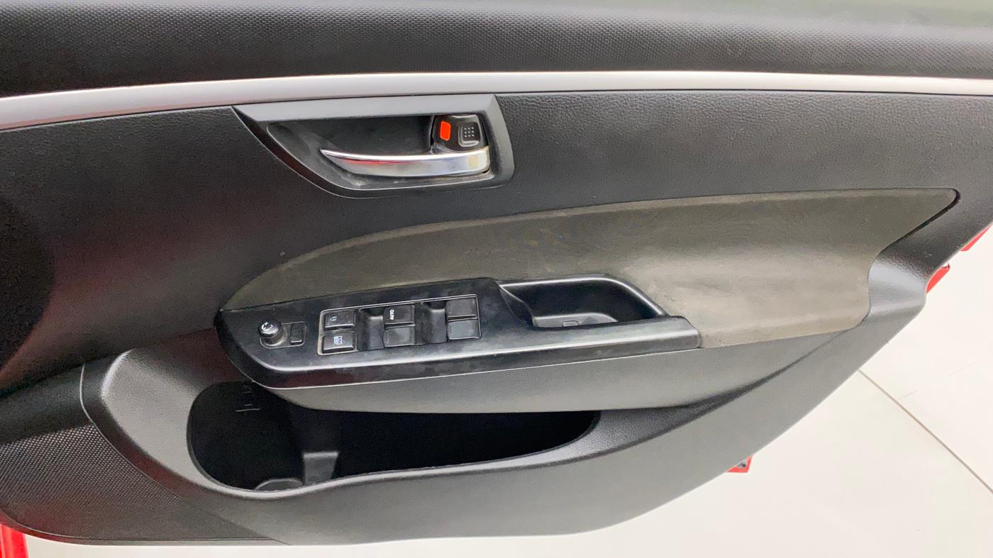 2015 Maruti Swift VXI, Petrol, Manual, 84,112 km, Driver Side Door Panels Control