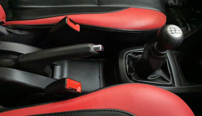 2015 Maruti Swift VXI, Petrol, Manual, 84,112 km, Gear Lever