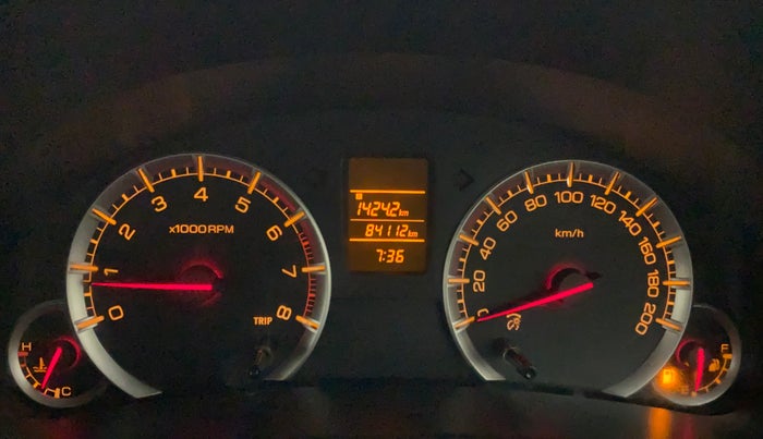 2015 Maruti Swift VXI, Petrol, Manual, 84,112 km, Odometer Image