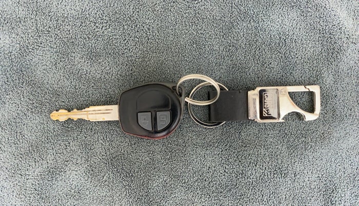 2015 Maruti Swift VXI, Petrol, Manual, 84,112 km, Key Close Up