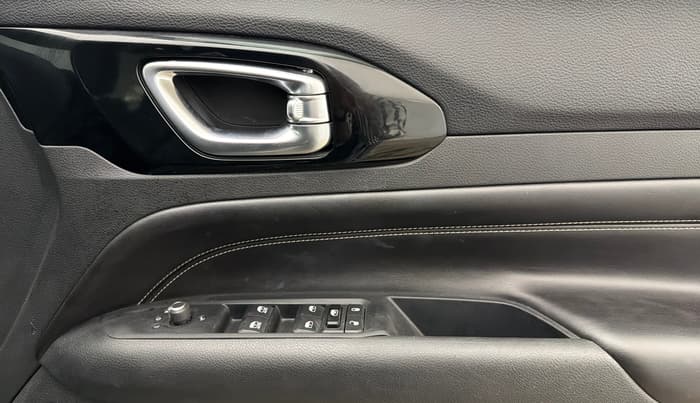 2022 Jeep Compass NIGHT EAGLE (O) 1.4 PETROL DCT, Petrol, Automatic, 17,871 km, Driver Side Door Panels Control