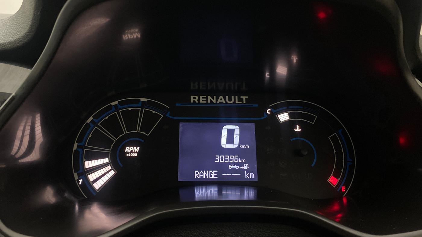 2022 Renault TRIBER RXT, Petrol, Manual, 30,357 km, Odometer Image