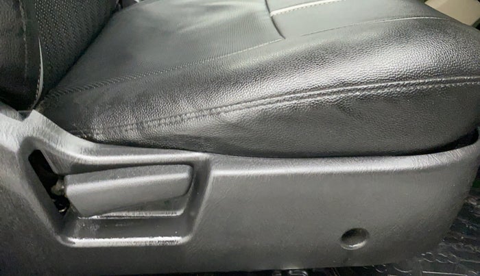2021 Maruti Alto LXI OPT CNG, CNG, Manual, 31,164 km, Driver Side Adjustment Panel