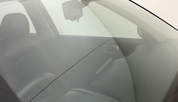 2020 Hyundai VENUE SX PLUS 1.0 TURBO DCT, Petrol, Automatic, 22,328 km, Front windshield - Minor spot on windshield