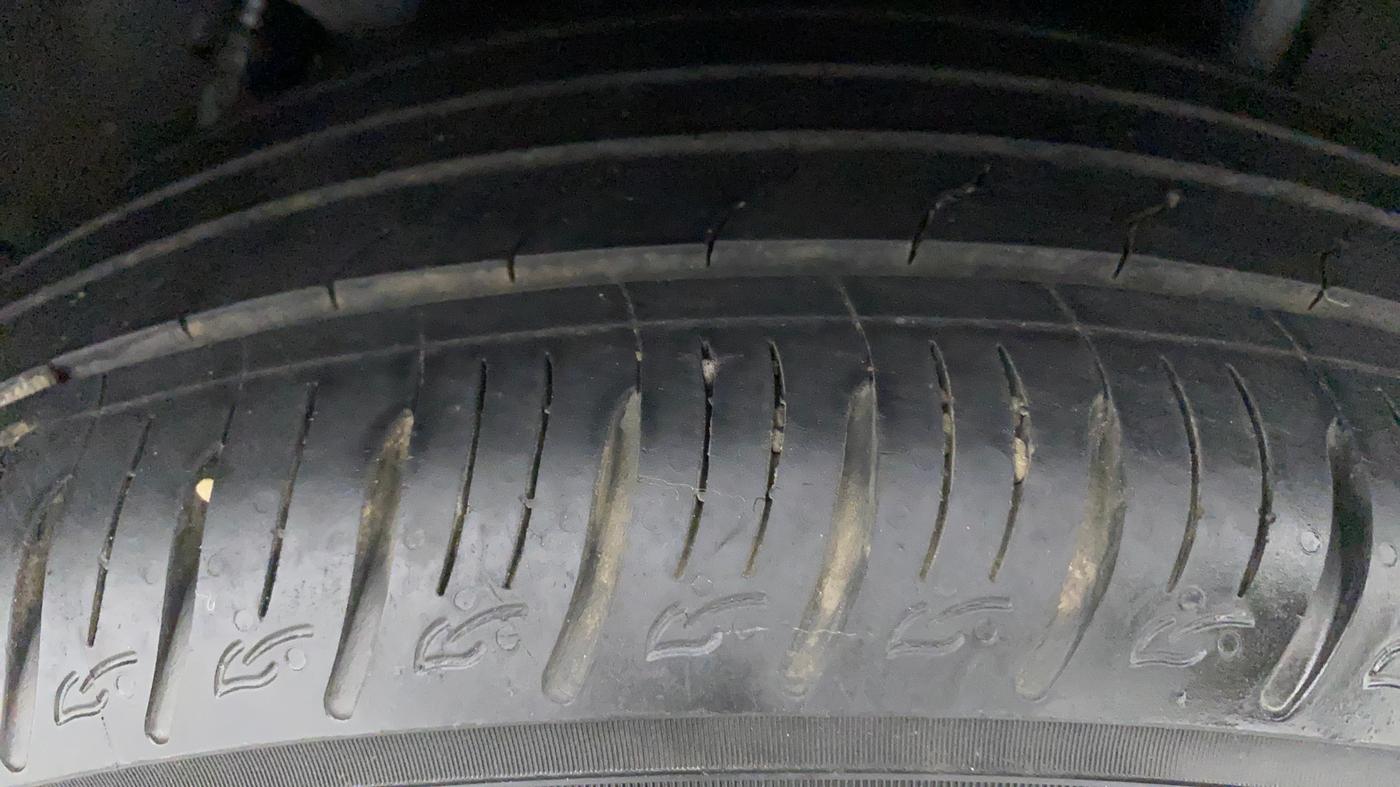 2020 Hyundai VENUE SX PLUS 1.0 TURBO DCT, Petrol, Automatic, 22,328 km, Left Rear Tyre Tread