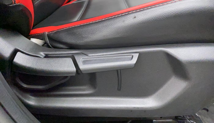 2020 Hyundai VENUE SX PLUS 1.0 TURBO DCT, Petrol, Automatic, 22,328 km, Driver Side Adjustment Panel
