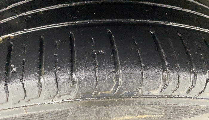 2023 Hyundai VENUE SX (O) 1.0 TURBO DCT, Petrol, Automatic, 43,845 km, Right Rear Tyre Tread