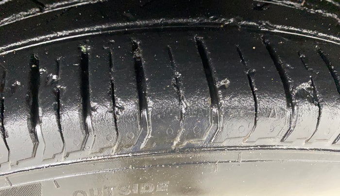 2023 Hyundai VENUE SX (O) 1.0 TURBO DCT, Petrol, Automatic, 43,845 km, Right Front Tyre Tread