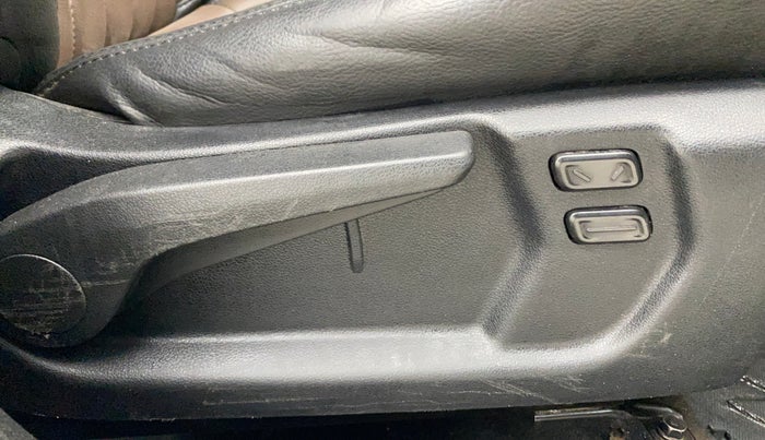 2023 Hyundai VENUE SX (O) 1.0 TURBO DCT, Petrol, Automatic, 43,845 km, Driver Side Adjustment Panel