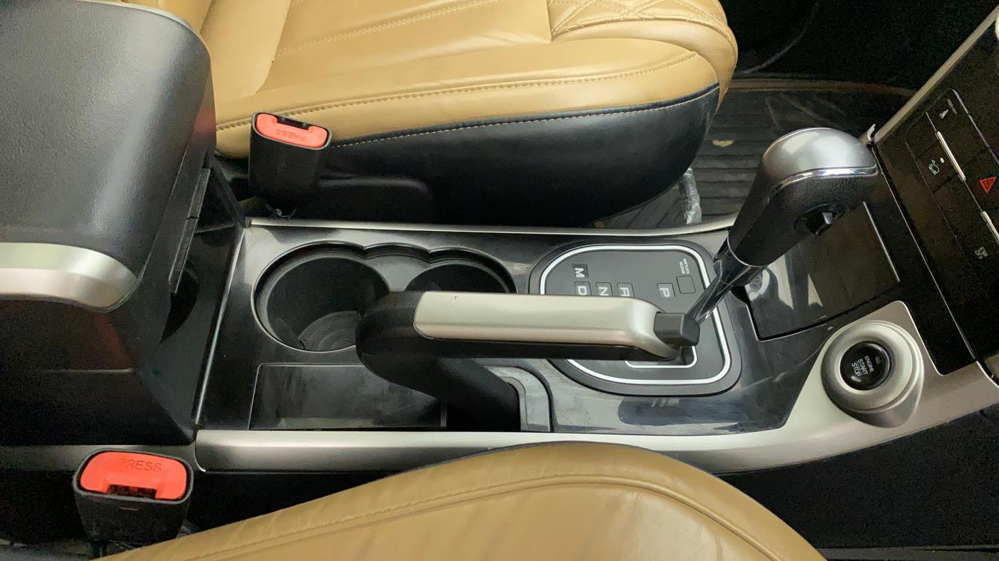 2019 Mahindra XUV500 W11 AT, Diesel, Automatic, 53,206 km, Gear Lever