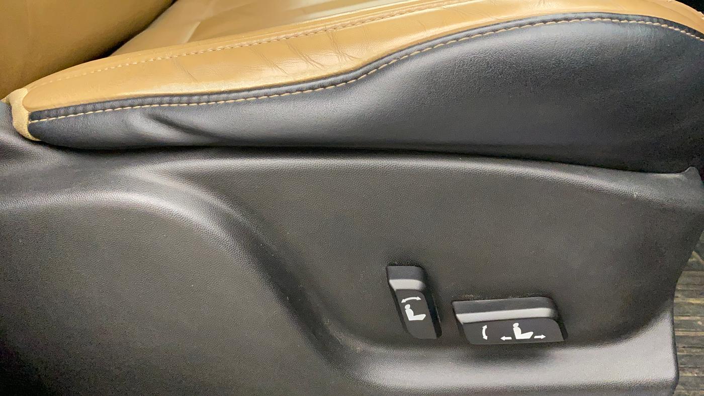 2019 Mahindra XUV500 W11 AT, Diesel, Automatic, 53,206 km, Driver Side Adjustment Panel