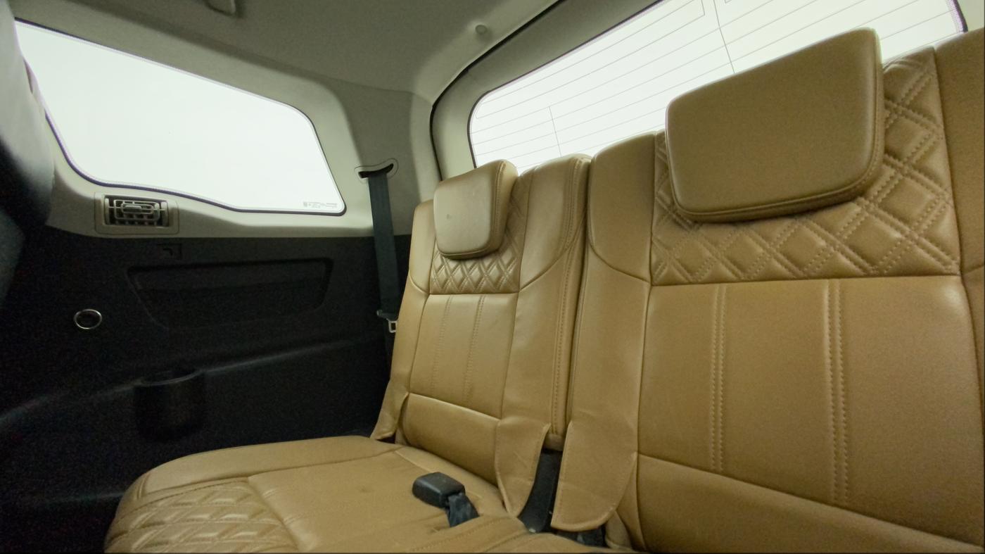 2019 Mahindra XUV500 W11 AT, Diesel, Automatic, 53,206 km, Third Seat Row ( optional )