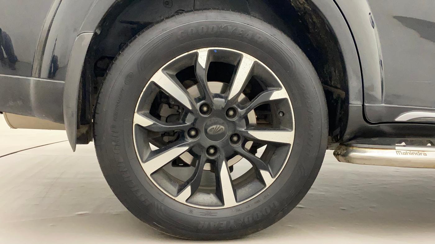 2019 Mahindra XUV500 W11 AT, Diesel, Automatic, 53,206 km, Right Rear Wheel