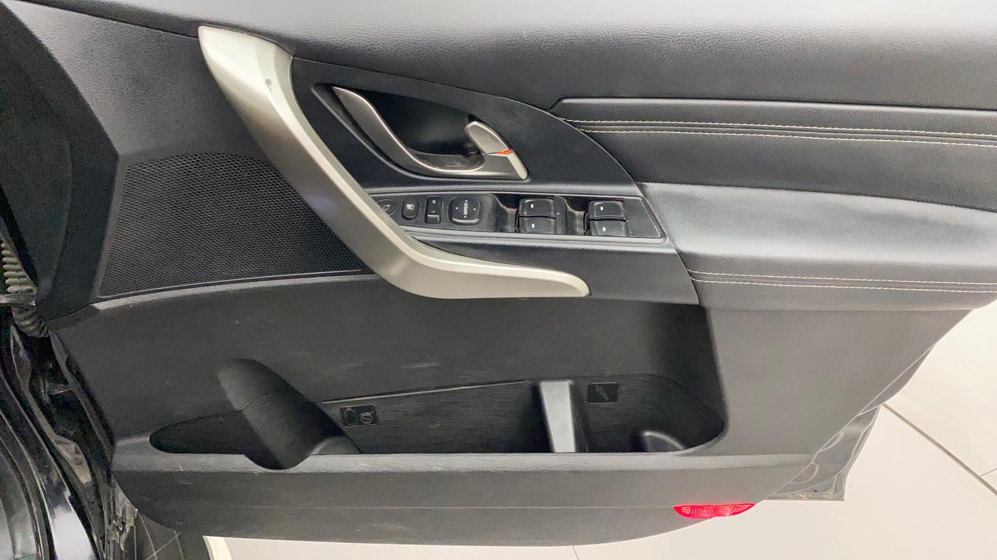 2019 Mahindra XUV500 W11 AT, Diesel, Automatic, 53,206 km, Driver Side Door Panels Control