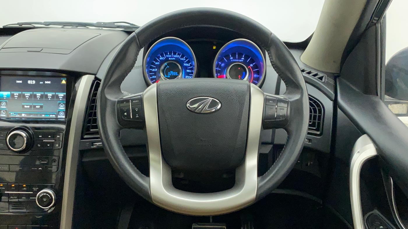 2019 Mahindra XUV500 W11 AT, Diesel, Automatic, 53,206 km, Steering Wheel Close Up