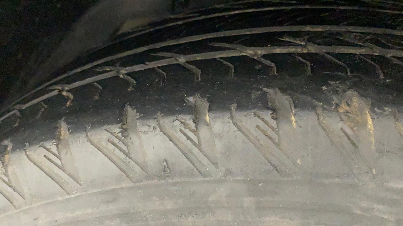 2019 Mahindra XUV500 W11 AT, Diesel, Automatic, 53,206 km, Left Front Tyre Tread