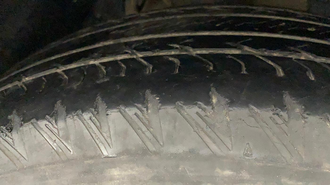 2019 Mahindra XUV500 W11 AT, Diesel, Automatic, 53,206 km, Right Front Tyre Tread