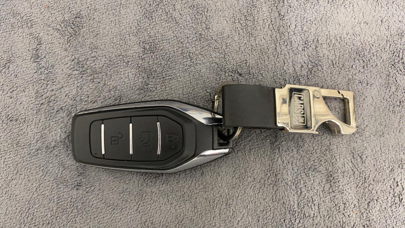 2019 Mahindra XUV500 W11 AT, Diesel, Automatic, 53,206 km, Key Close Up
