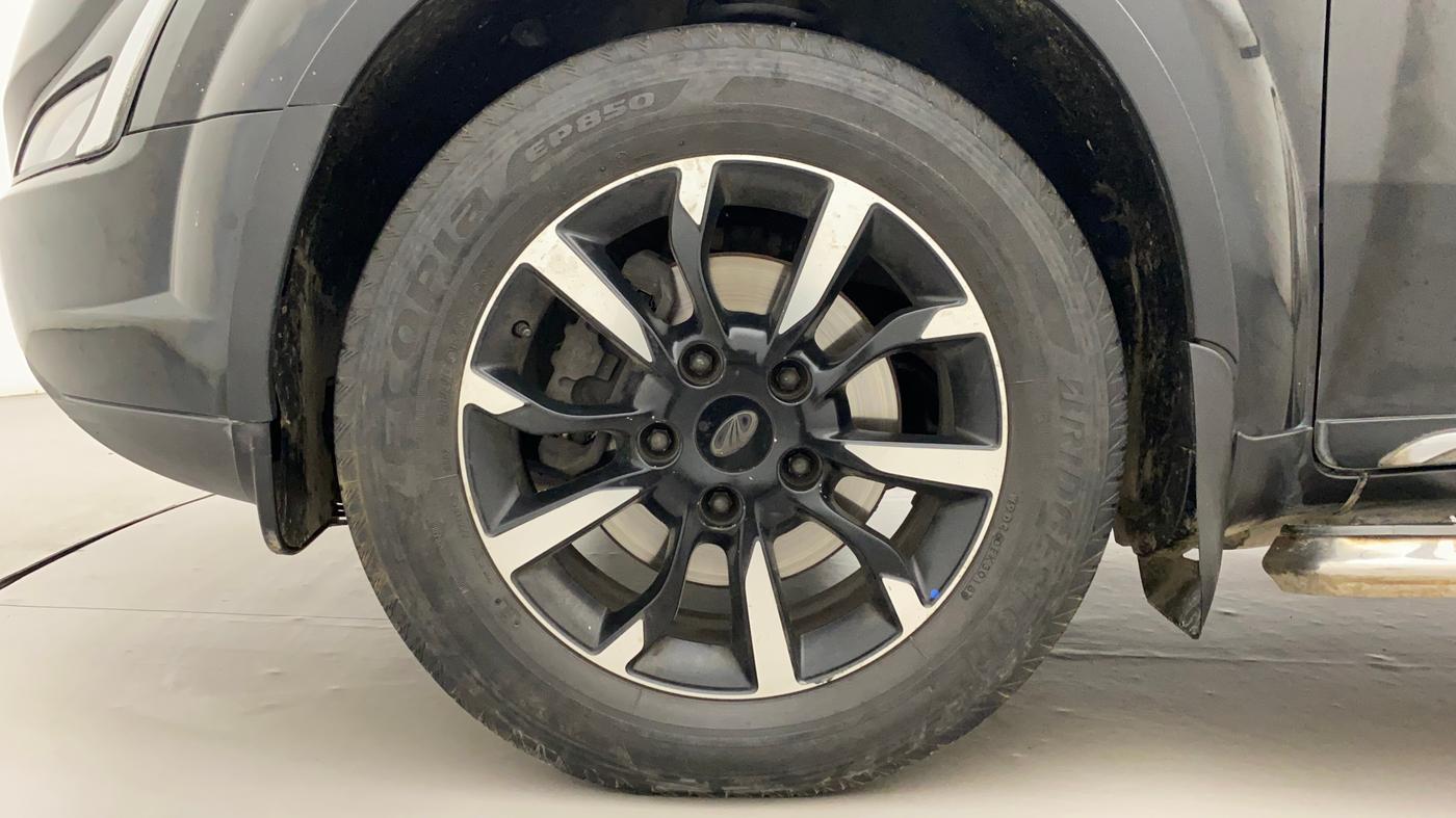 2019 Mahindra XUV500 W11 AT, Diesel, Automatic, 53,206 km, Left Front Wheel