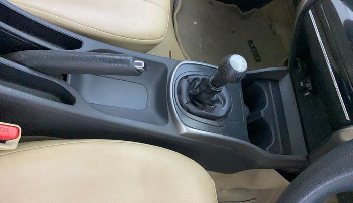 2015 Honda City 1.5L I-VTEC V MT, Petrol, Manual, 73,736 km, Gear Lever