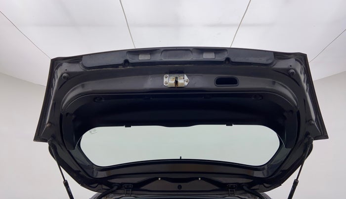 2016 Maruti Swift VDI, Diesel, Manual, 59,552 km, Boot Door Open