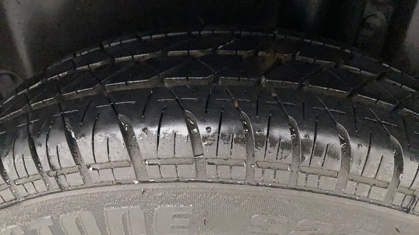 2014 Maruti Swift VDI, Diesel, Manual, 40,263 km, Left Rear Tyre Tread