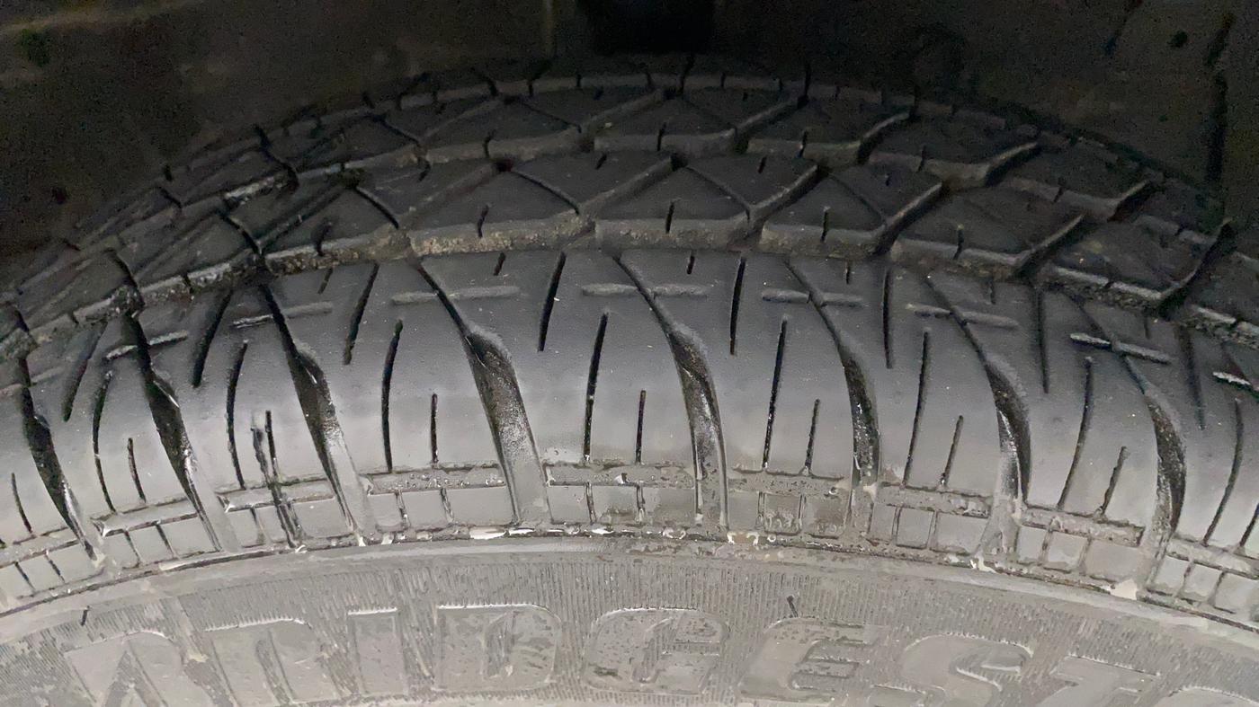 2014 Maruti Swift VDI, Diesel, Manual, 40,263 km, Right Front Tyre Tread