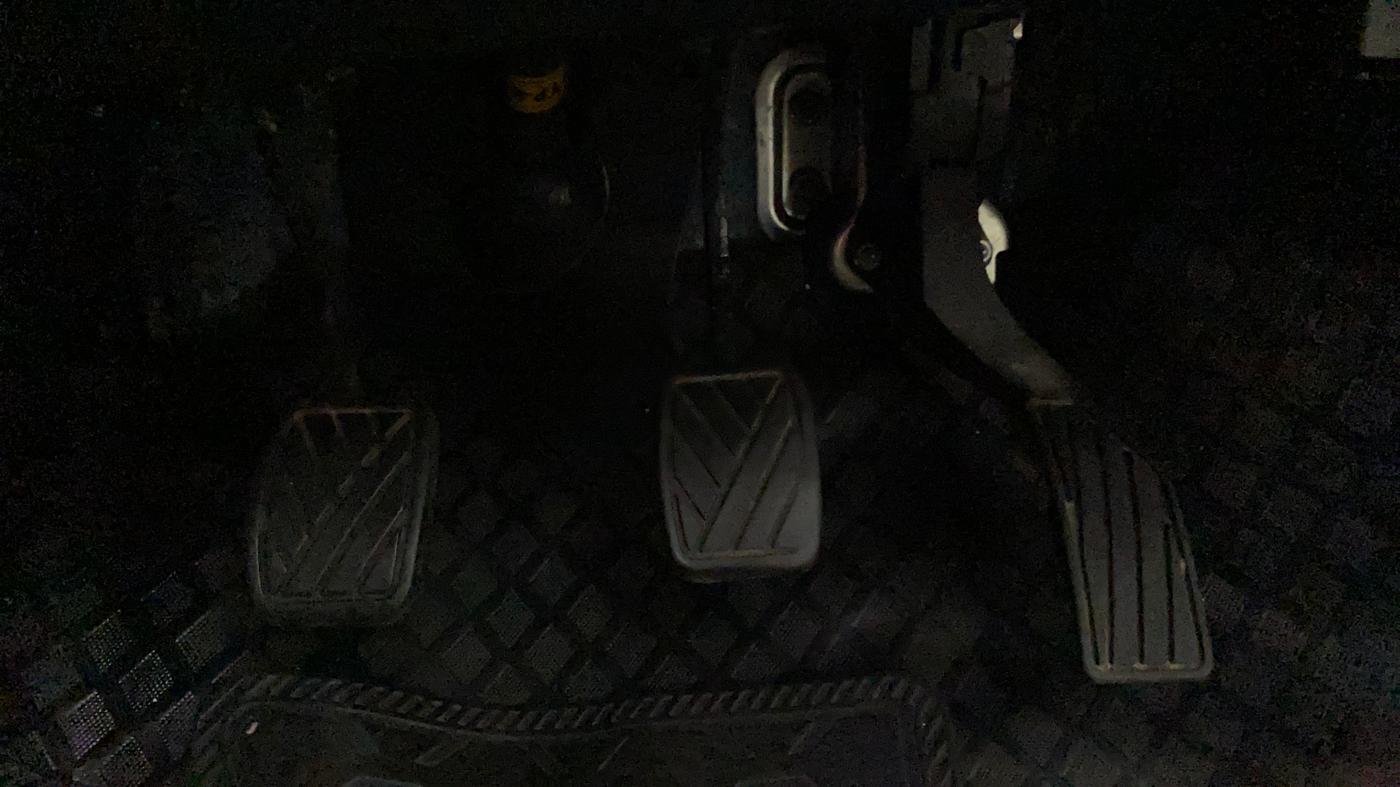 2014 Maruti Swift VDI, Diesel, Manual, 40,263 km, Pedals