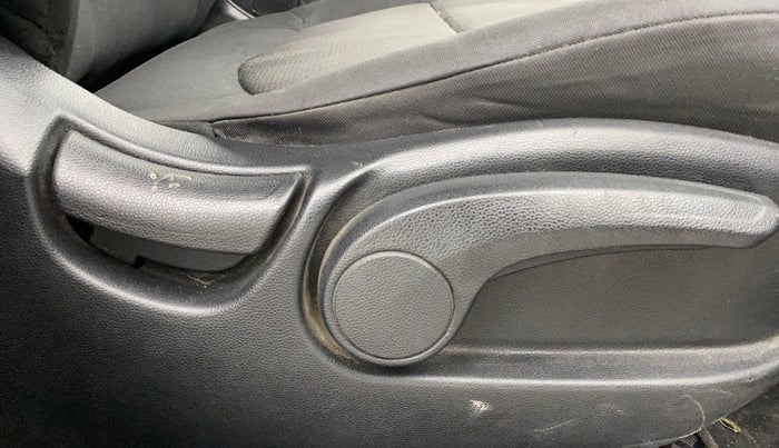 2018 Hyundai Creta E PLUS 1.4 DIESEL, Diesel, Manual, 1,22,245 km, Driver Side Adjustment Panel