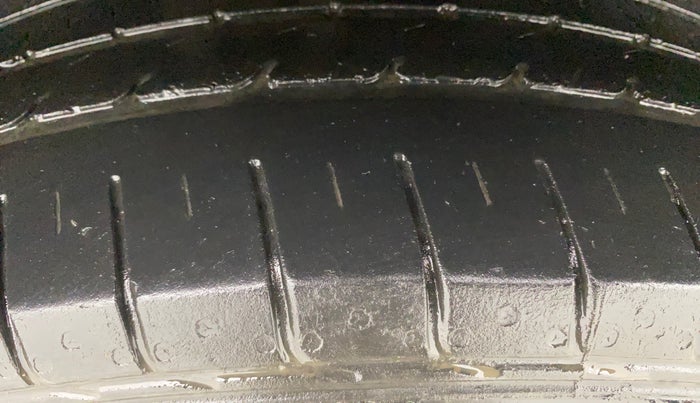 2018 Hyundai Creta E PLUS 1.4 DIESEL, Diesel, Manual, 1,22,245 km, Right Rear Tyre Tread