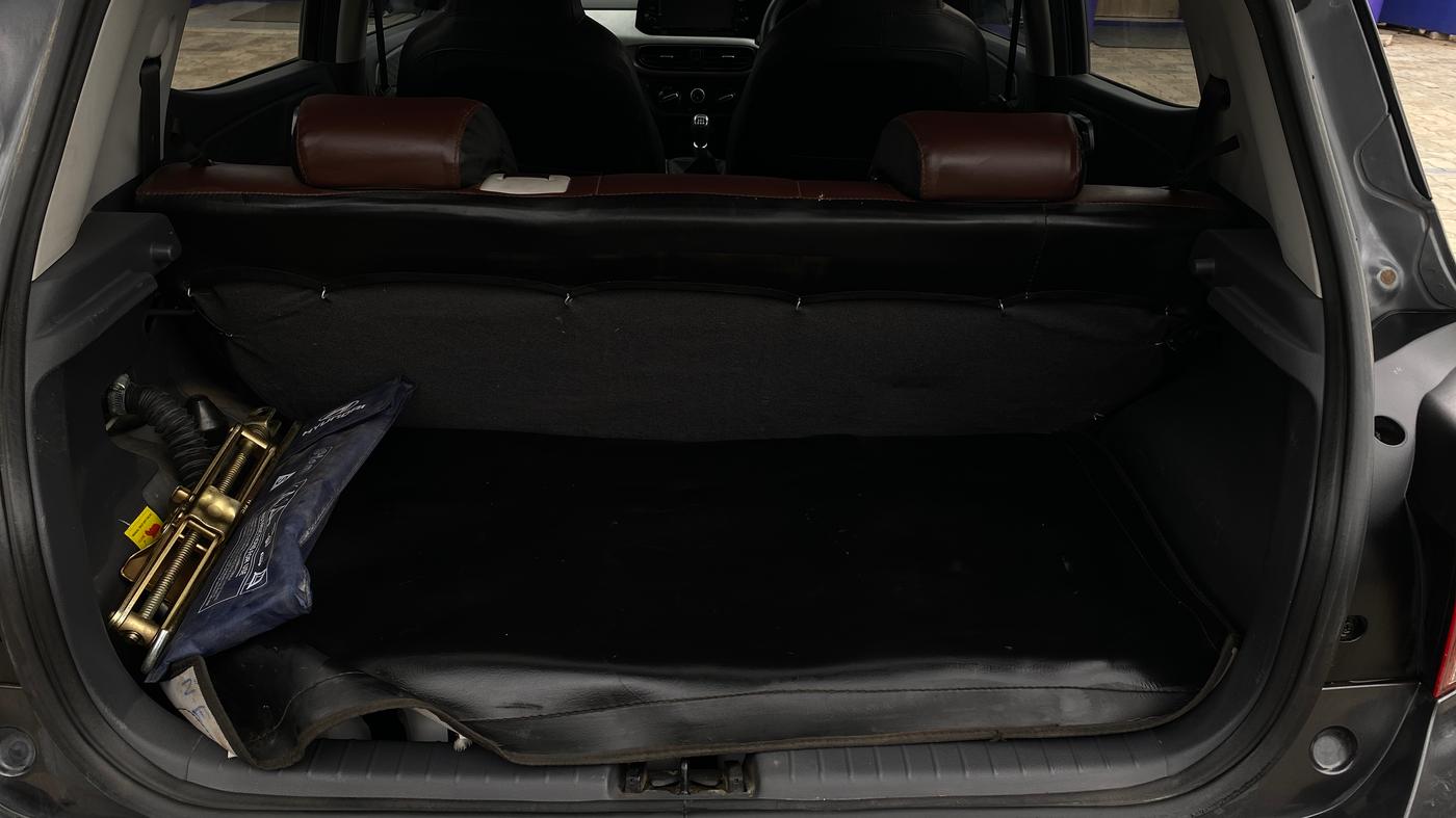2025 Hyundai Grand i10 Sportz 1.2 Hy-CNG Duo, CNG, Manual, 26,420 km, Boot Inside
