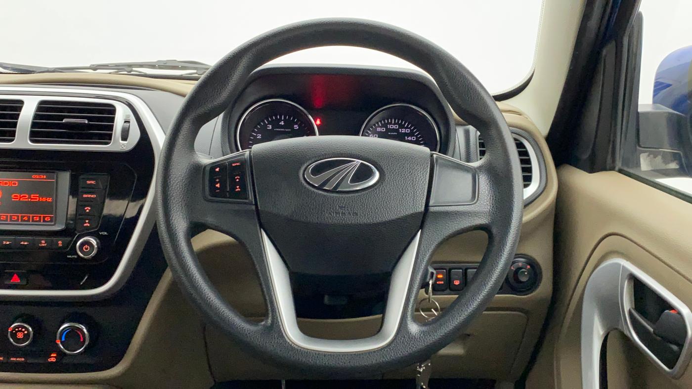 2015 Mahindra TUV300 T8, Diesel, Manual, 22,336 km, Steering Wheel Close Up
