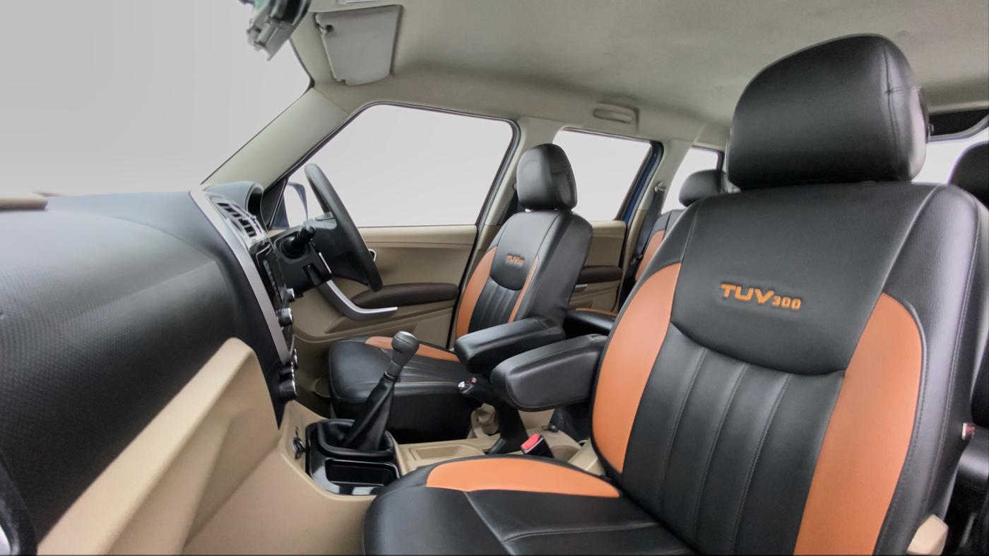 2015 Mahindra TUV300 T8, Diesel, Manual, 22,336 km, Right Side Front Door Cabin