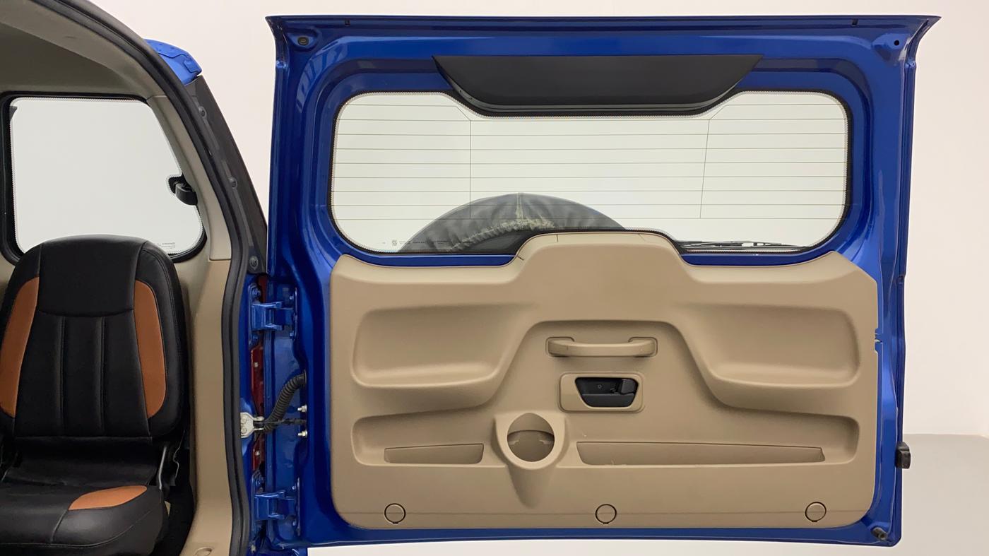 2015 Mahindra TUV300 T8, Diesel, Manual, 22,336 km, Boot Door Open