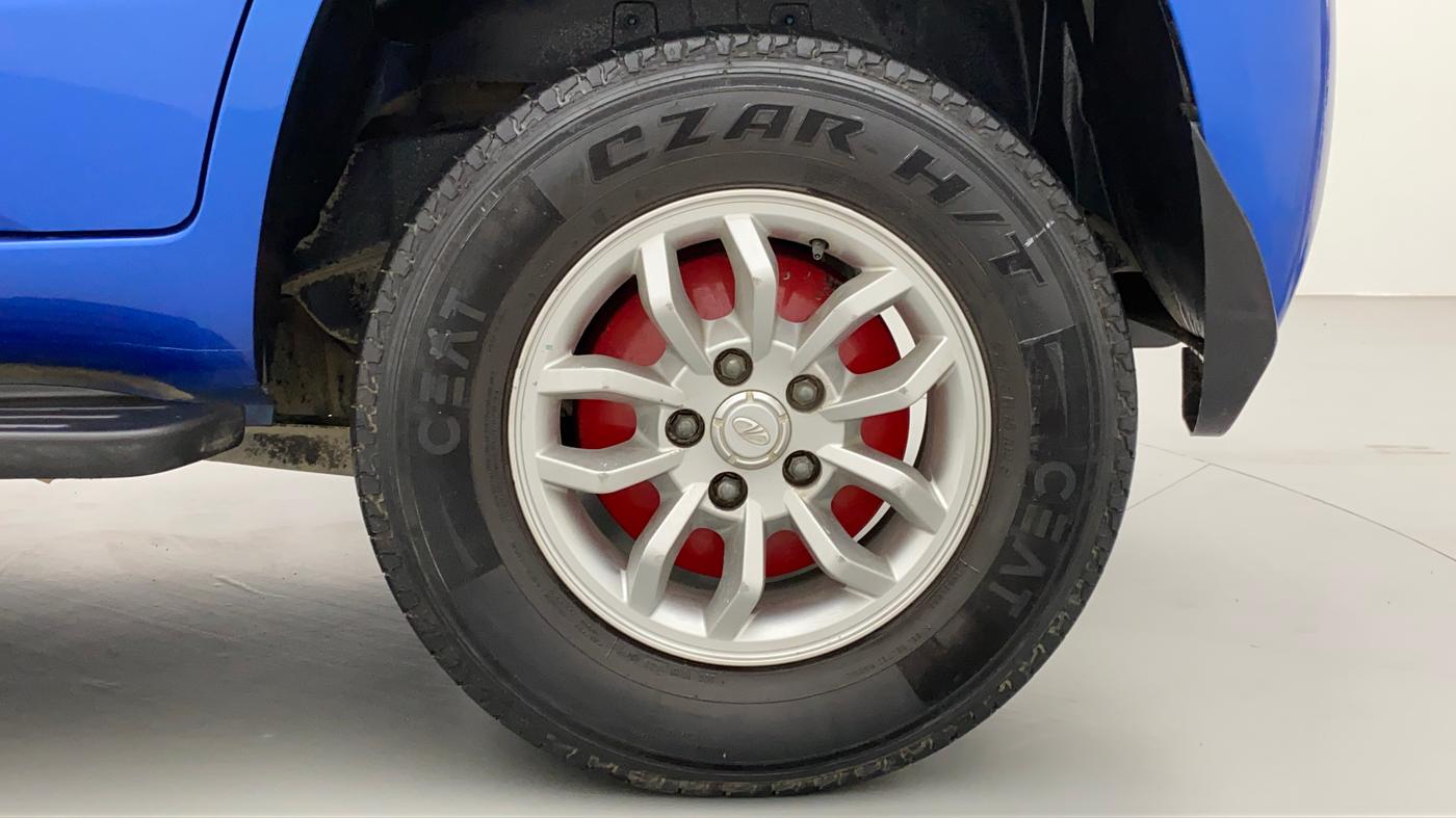 2015 Mahindra TUV300 T8, Diesel, Manual, 22,336 km, Left Rear Wheel