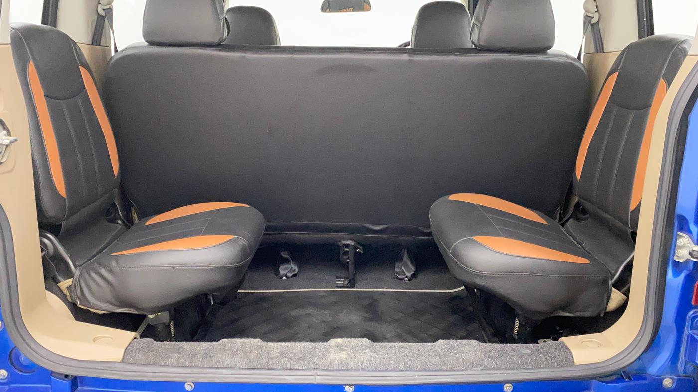 2015 Mahindra TUV300 T8, Diesel, Manual, 22,336 km, Third Seat Row ( optional )