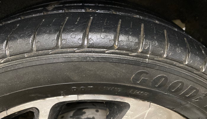 2019 Maruti Baleno ZETA PETROL 1.2, Petrol, Manual, 50,701 km, Left Rear Tyre Tread