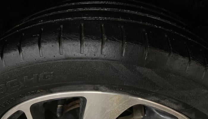 2019 Maruti Baleno ZETA PETROL 1.2, Petrol, Manual, 50,701 km, Right Front Tyre Tread