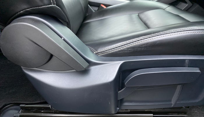 2021 Tata Harrier XT 2.0L Kryotec, Diesel, Manual, 30,344 km, Driver Side Adjustment Panel