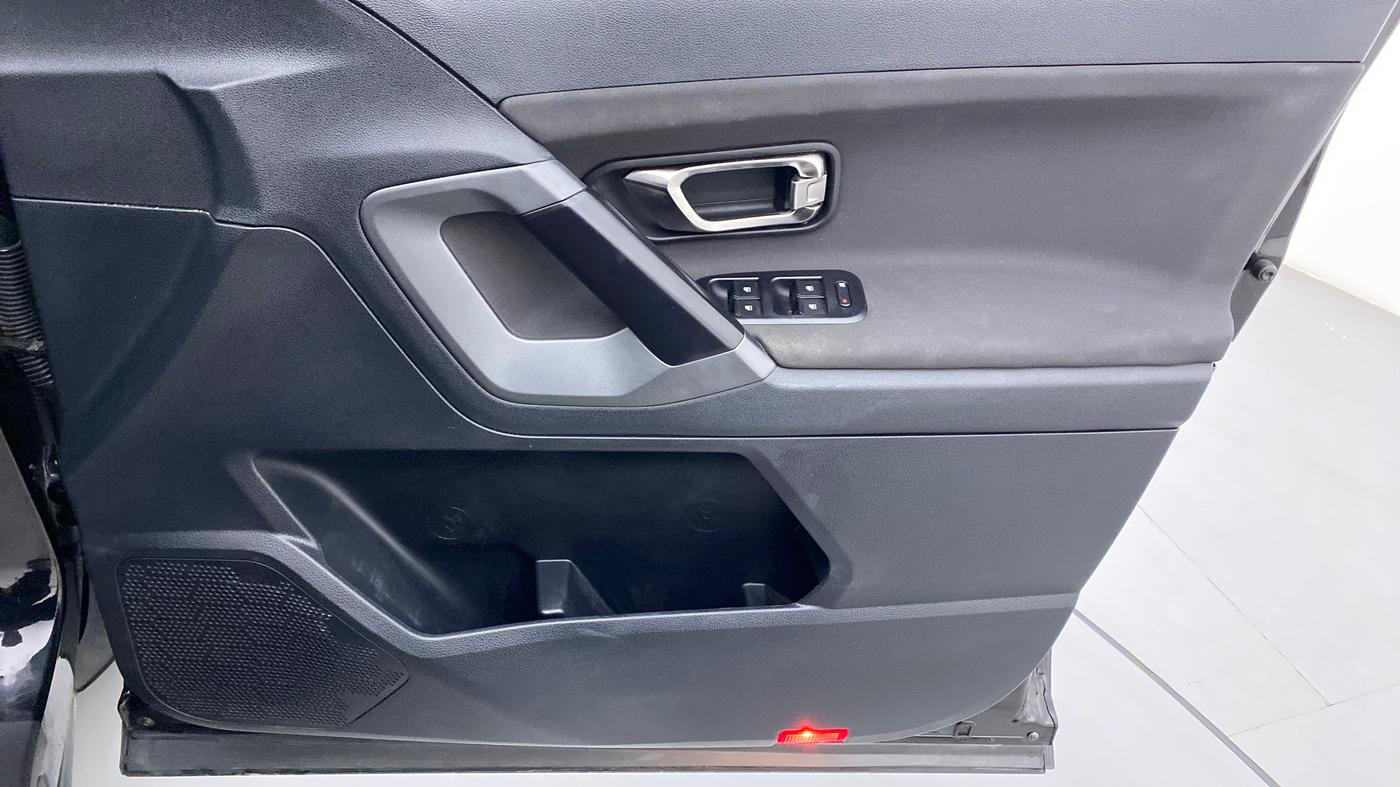 2021 Tata Harrier XT 2.0L Kryotec, Diesel, Manual, 30,344 km, Driver Side Door Panels Control
