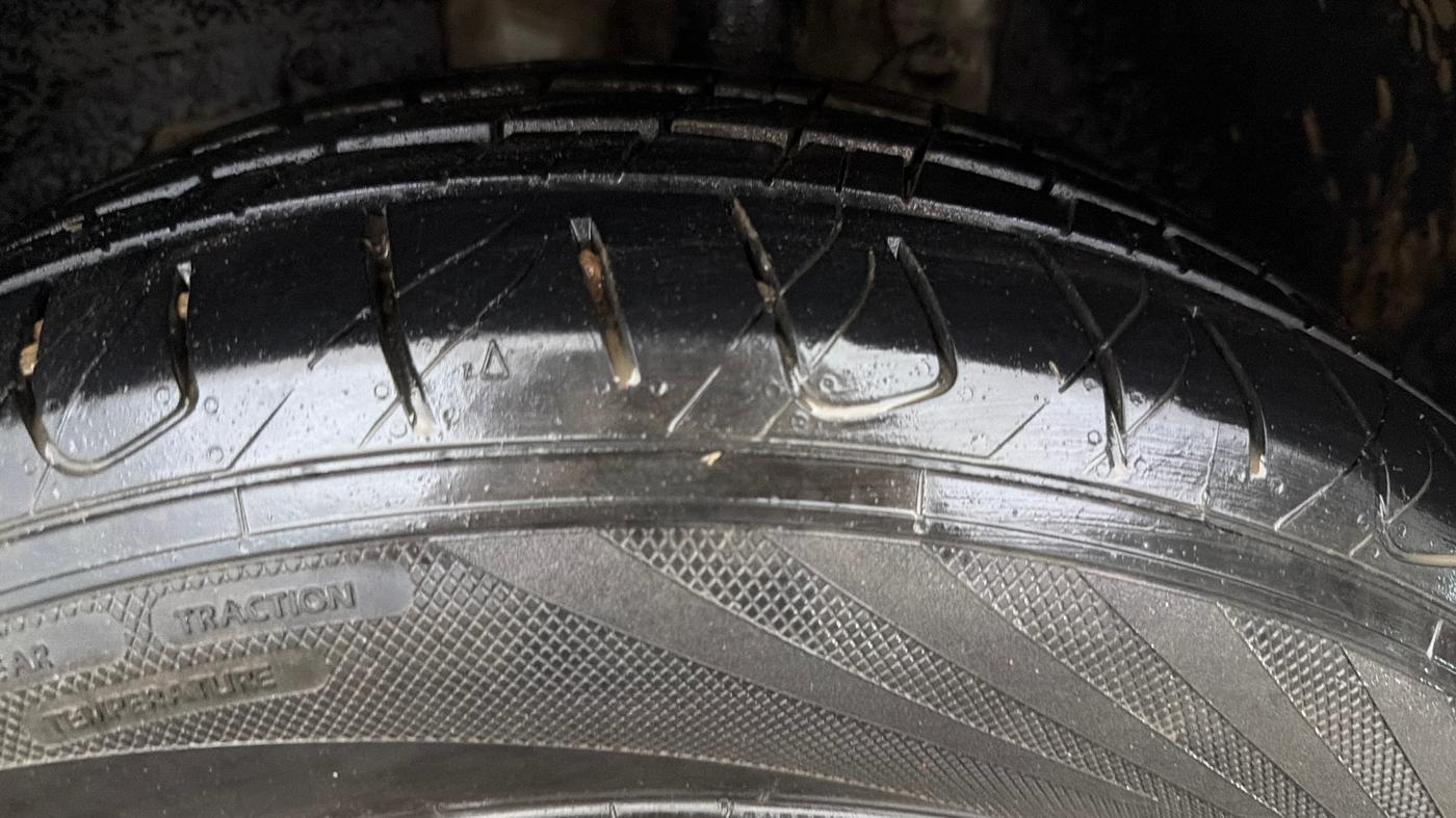 2018 Mahindra XUV500 W4 1.99, Diesel, Manual, 91,874 km, Left Front Tyre Tread