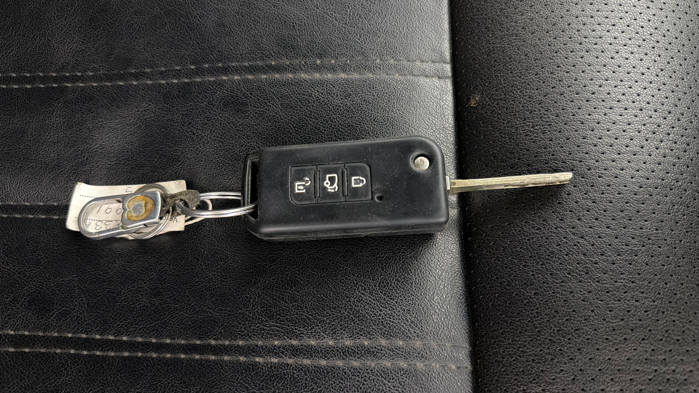 2018 Mahindra XUV500 W4 1.99, Diesel, Manual, 91,874 km, Key Close Up