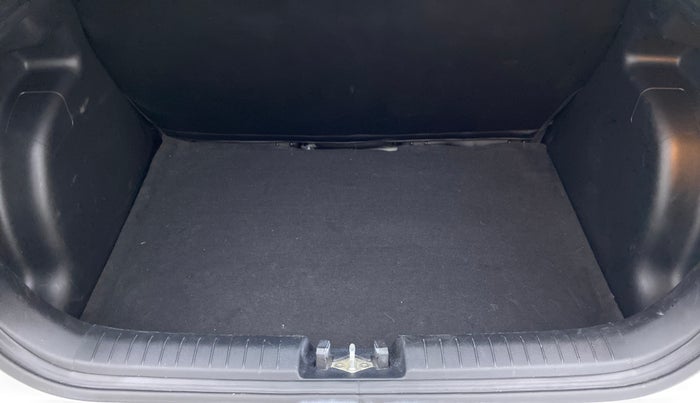 2019 Hyundai VENUE S MT 1.2 KAPPA, Petrol, Manual, 45,571 km, Boot Inside