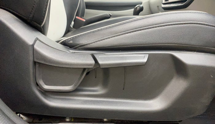 2023 Hyundai NEW I20 ASTA (O) 1.2 MT, Petrol, Manual, 10,012 km, Driver Side Adjustment Panel