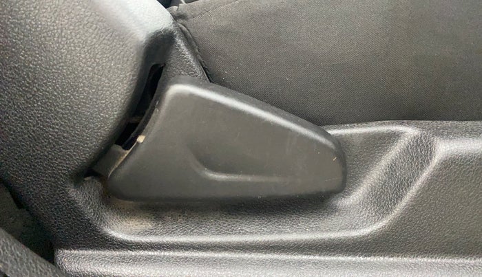 2017 Renault Kwid RXL 1.0, Petrol, Manual, 65,731 km, Driver Side Adjustment Panel