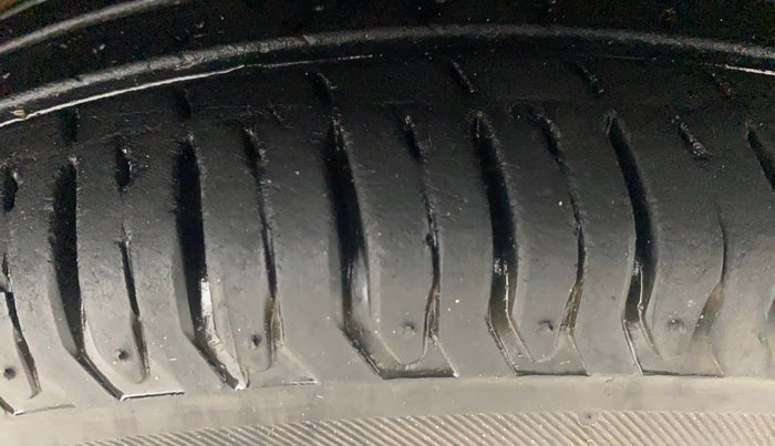 2017 Renault Kwid RXL 1.0, Petrol, Manual, 65,731 km, Right Front Tyre Tread