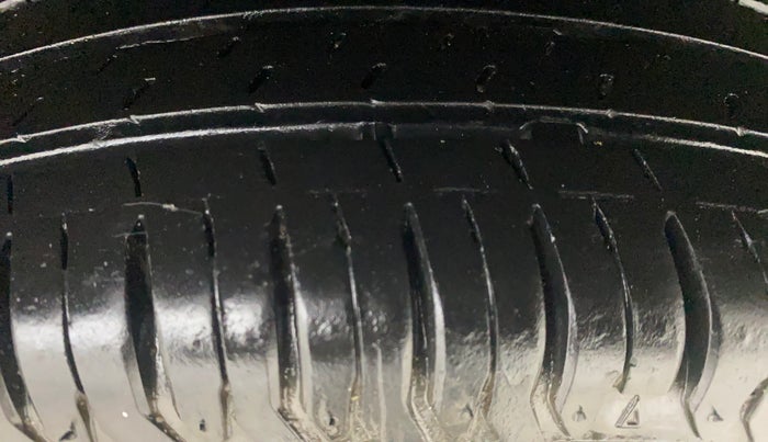 2017 Renault Kwid RXL 1.0, Petrol, Manual, 65,731 km, Left Rear Tyre Tread