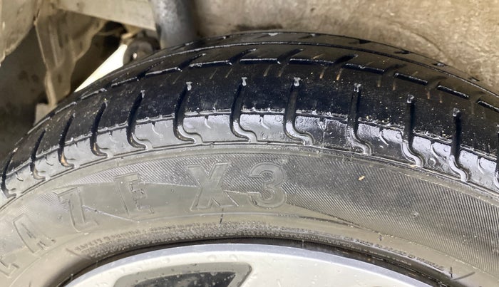 2016 Maruti Wagon R 1.0 VXI, CNG, Manual, 85,001 km, Right Rear Tyre Tread